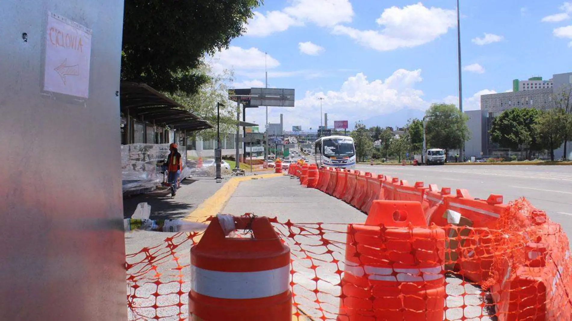 La Secretaría de Infraestructura comenzó los trabajos para la construcción del viaducto elevado de la Vía Atlixcáyotl a la altura de Osa Mayor